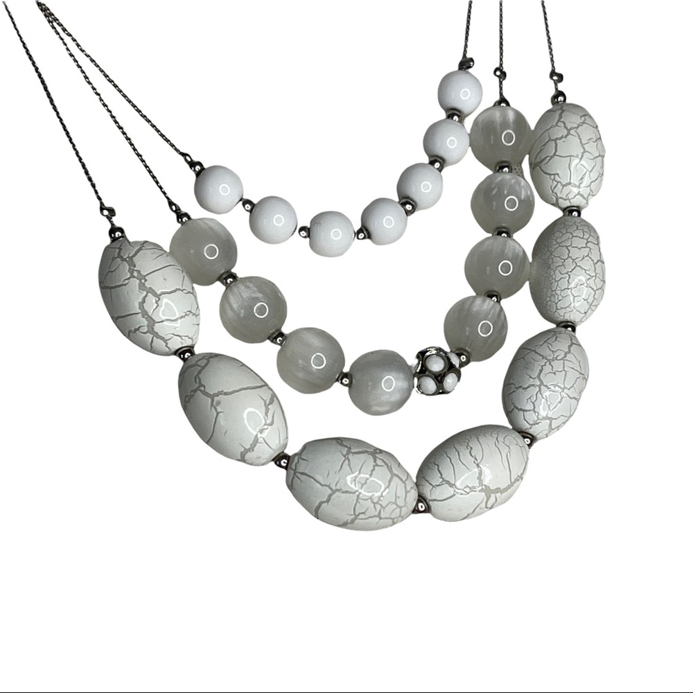 NY Collection White Beaded Triple Strand Necklace - Picture 5 of 5